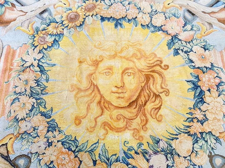 De tapijten en wandkleden van de Zonnekoning